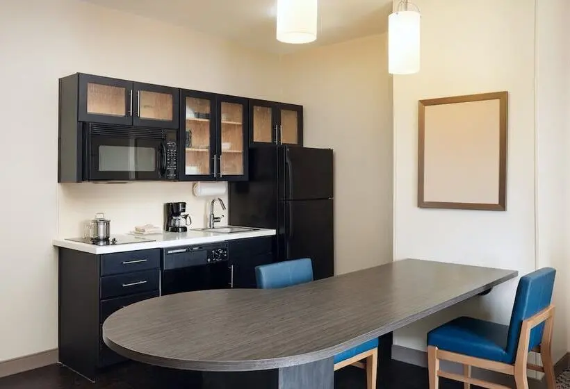 ホテル Candlewood Suites Charleston Northwoods, An Ihg