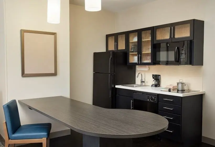 ホテル Candlewood Suites Charleston Northwoods, An Ihg