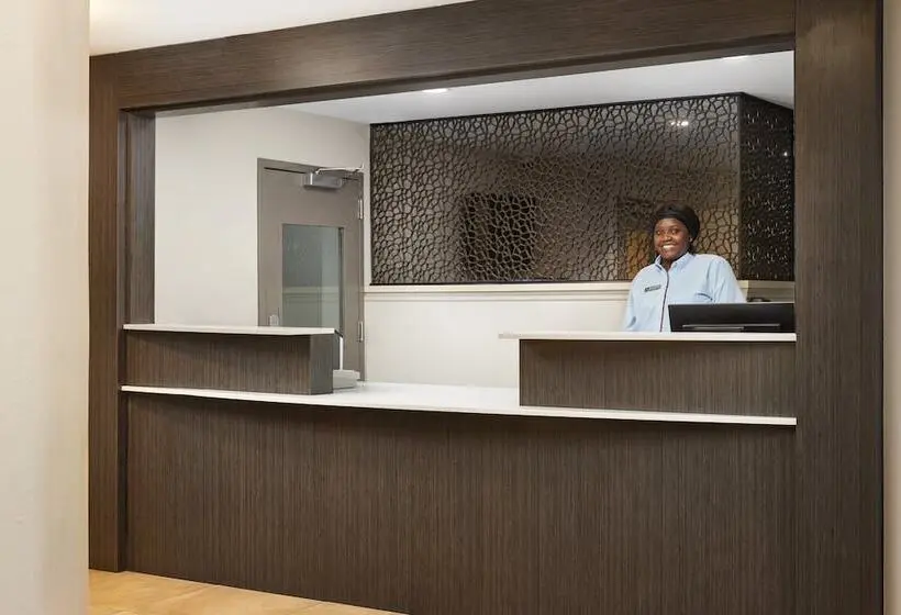 ホテル Candlewood Suites Charleston Northwoods, An Ihg