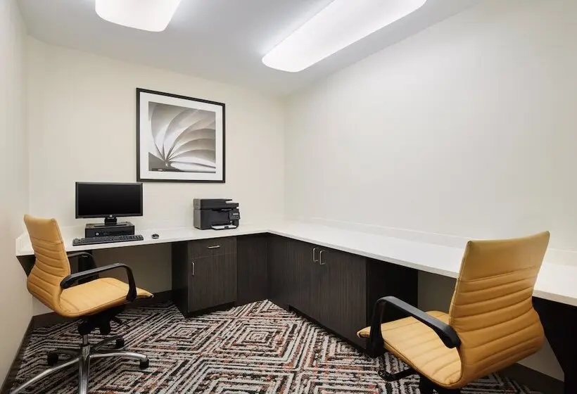 ホテル Candlewood Suites Charleston Northwoods, An Ihg