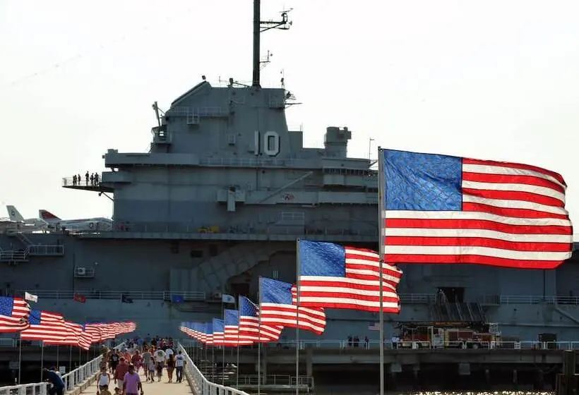 ホテル Candlewood Suites Charleston Northwoods, An Ihg