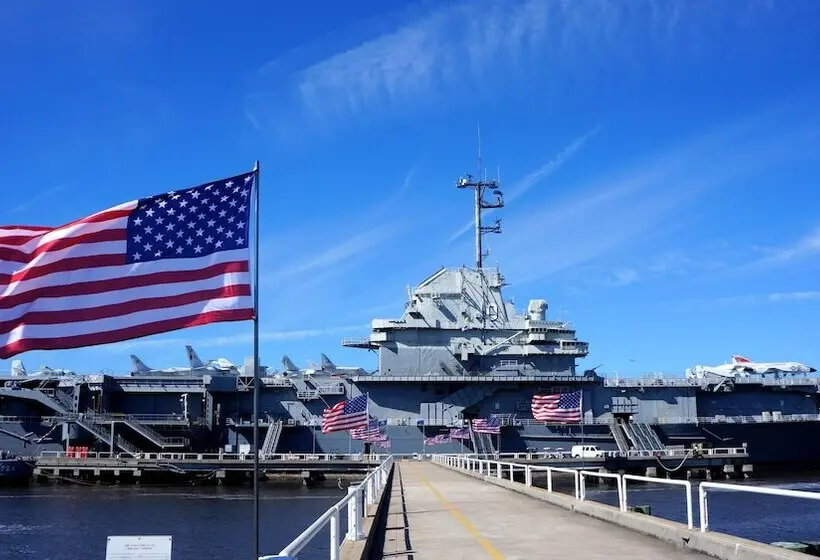 ホテル Candlewood Suites Charleston Northwoods, An Ihg