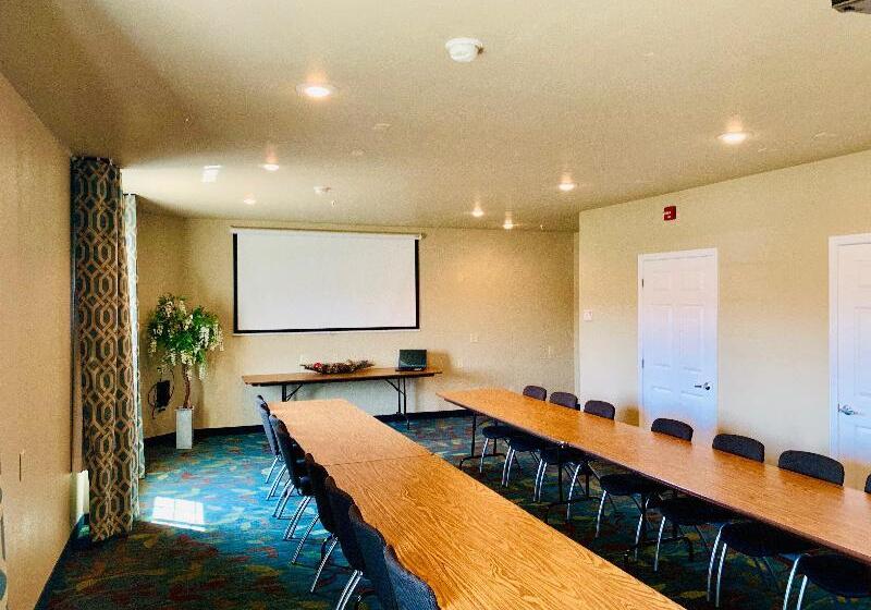 فندق Candlewood Suites Hot Springs, An Ihg