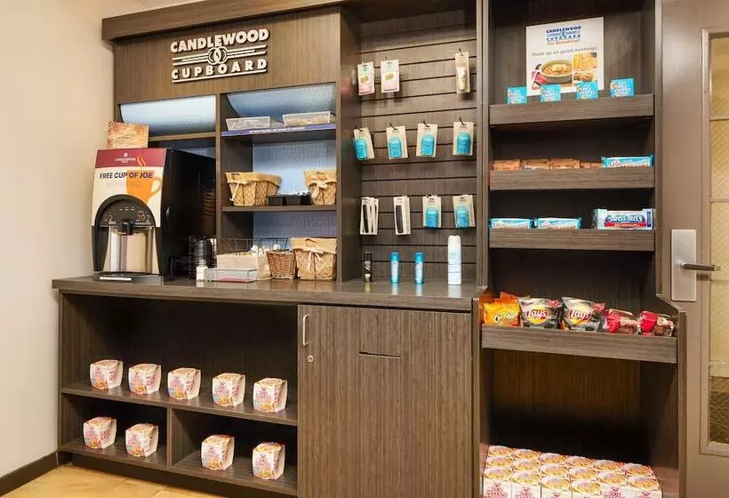 호텔 Candlewood Suites Charleston Northwoods, An Ihg