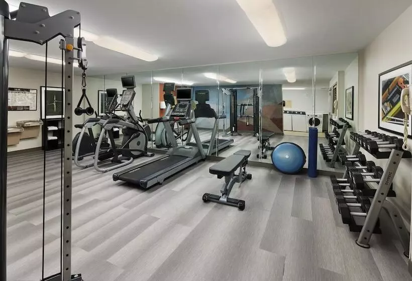 호텔 Candlewood Suites Charleston Northwoods, An Ihg