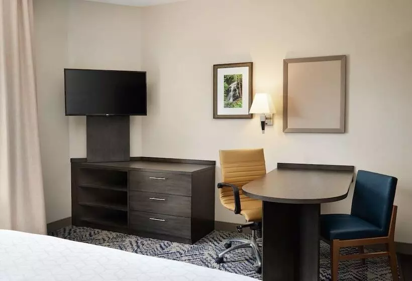 호텔 Candlewood Suites Charleston Northwoods, An Ihg
