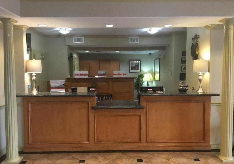 فندق Candlewood Suites La Porte, An Ihg