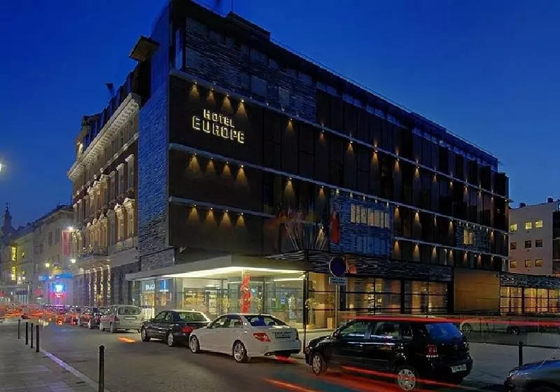هتل Europe