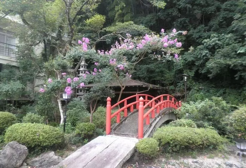 Отель Misasaonsen Kouraku