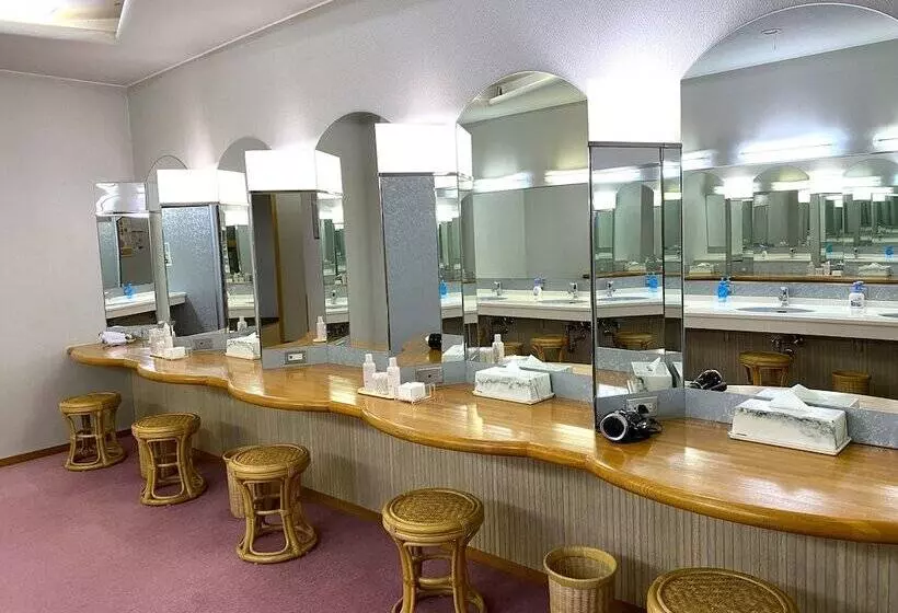 Отель Misasaonsen Kouraku