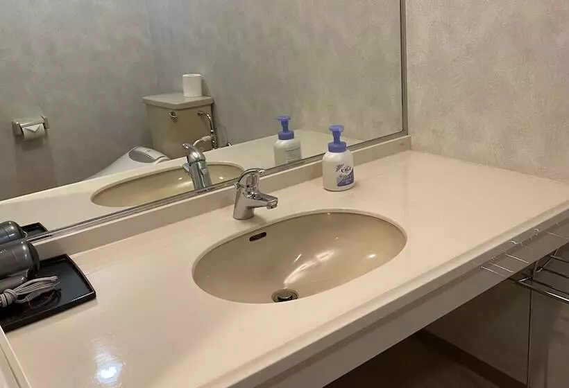 Отель Misasaonsen Kouraku