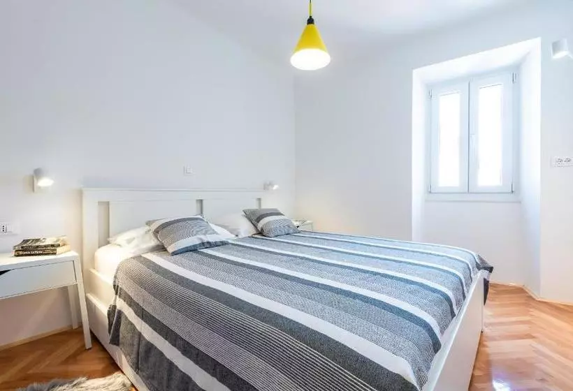 Apartments Simović Old Town