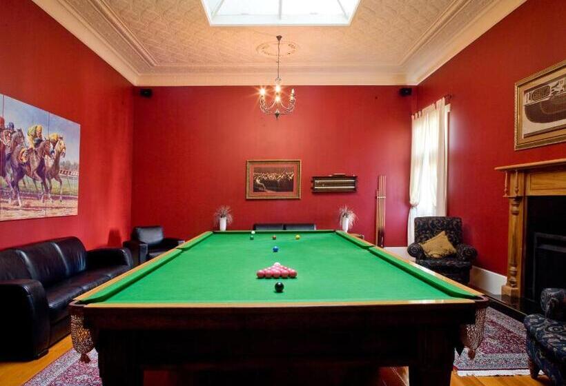 민박 Mchardy Lodge