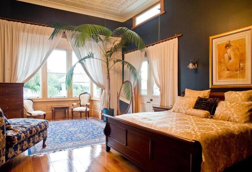 민박 Mchardy Lodge