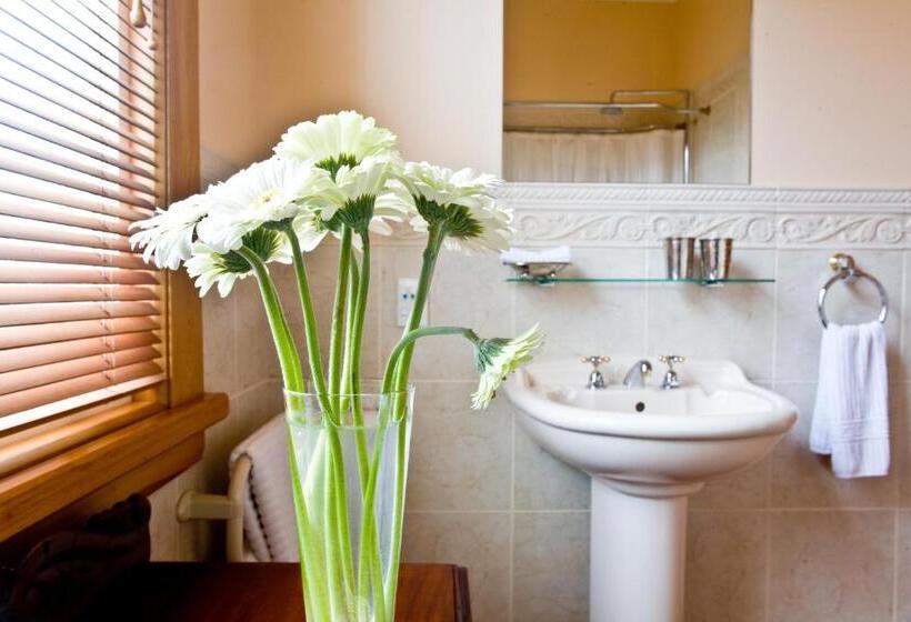 민박 Mchardy Lodge