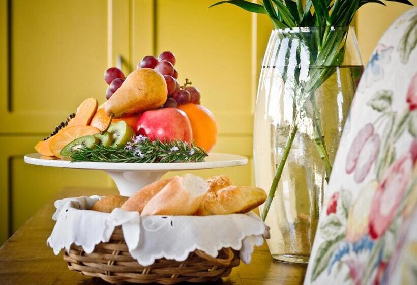 민박 Mchardy Lodge