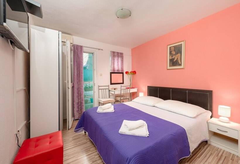 Hotel Damira Rooms