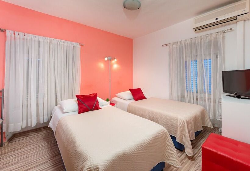 Hotel Damira Rooms