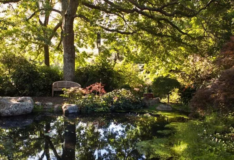 Отель Greenmantle Estate