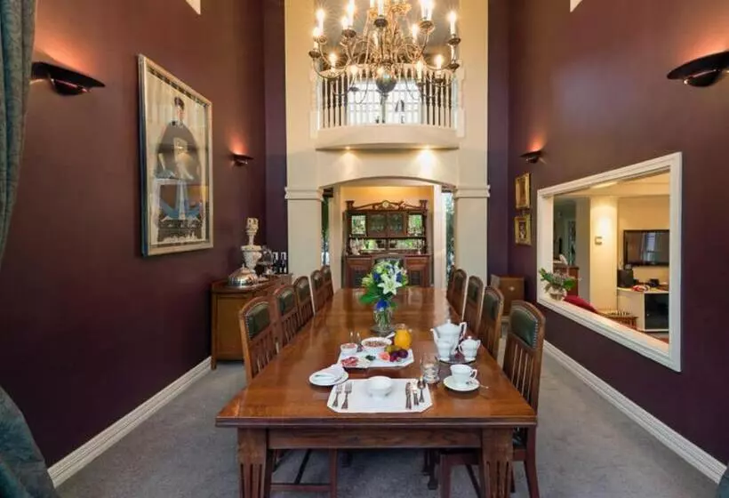 Отель Greenmantle Estate