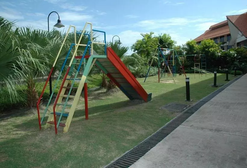 호텔 Kudat Golf & Marina Resort