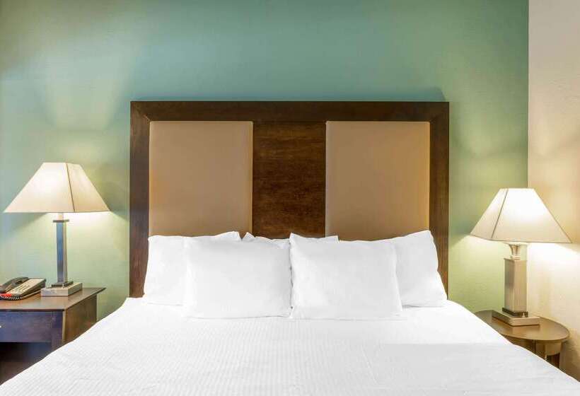 호텔 La Quinta Inn & Suites By Wyndham Stonington Mystic Area