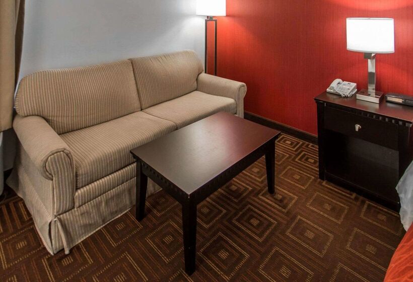 בית מלון כפרי Quality Inn & Suites Nj State Capital Area