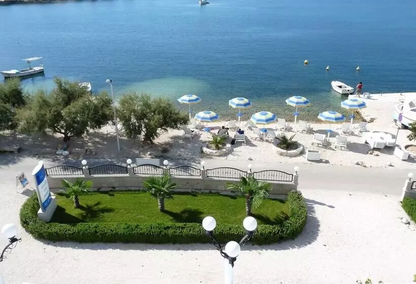 ホテル Villa Mediterana