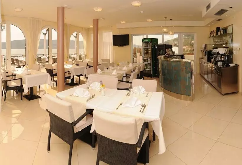 ホテル Villa Mediterana