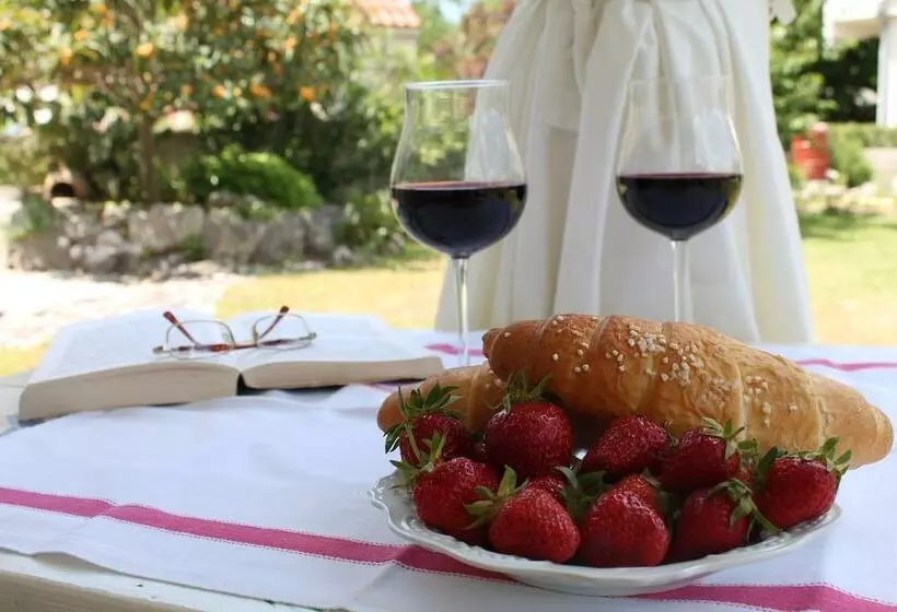 Villa Mandolina Apartments