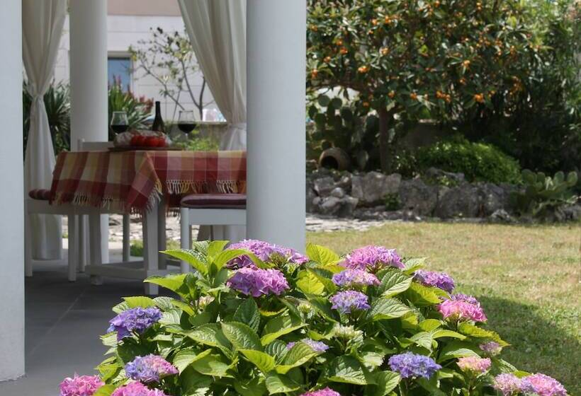 Villa Mandolina Apartments