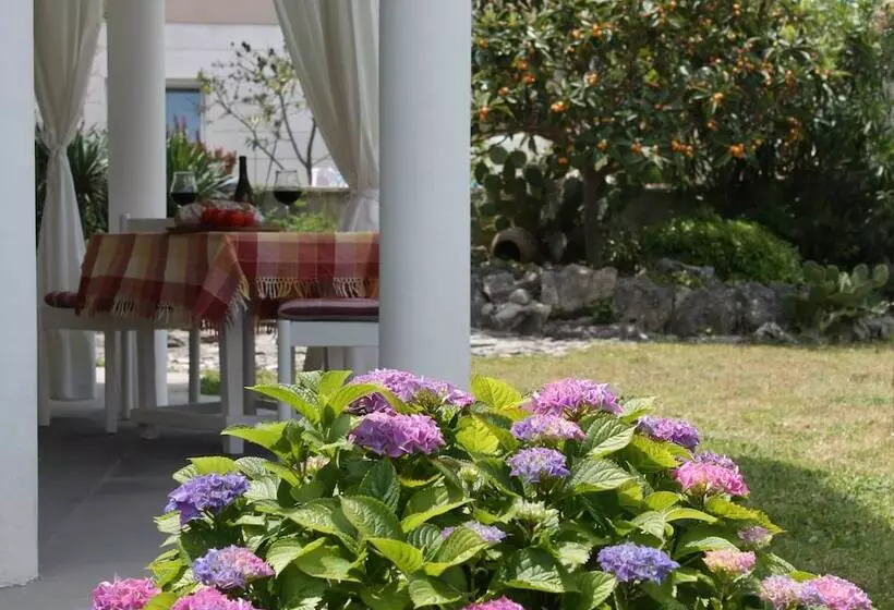 Villa Mandolina Apartments