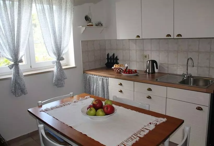 Villa Mandolina Apartments