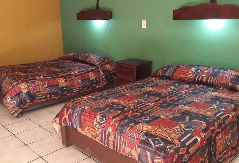 هتل Hacienda Escondida