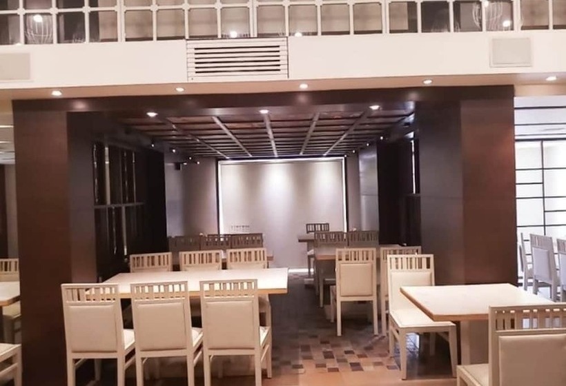 Hotelli Apex International