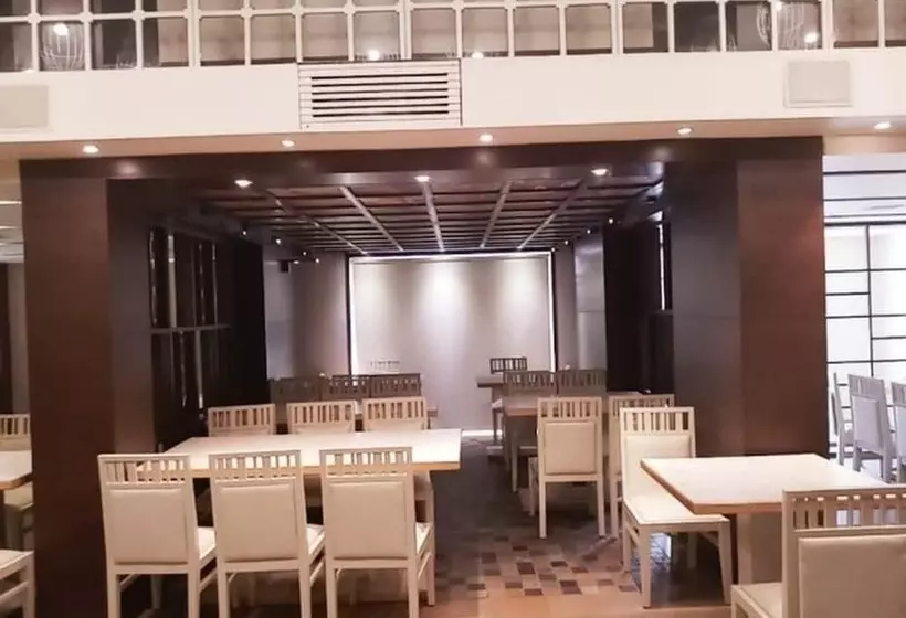 Hotelli Apex International