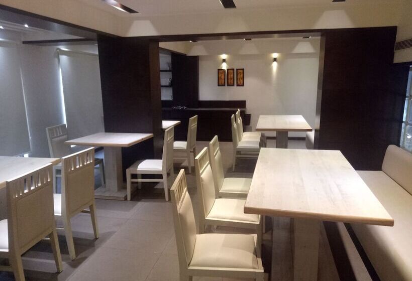 Hotelli Apex International