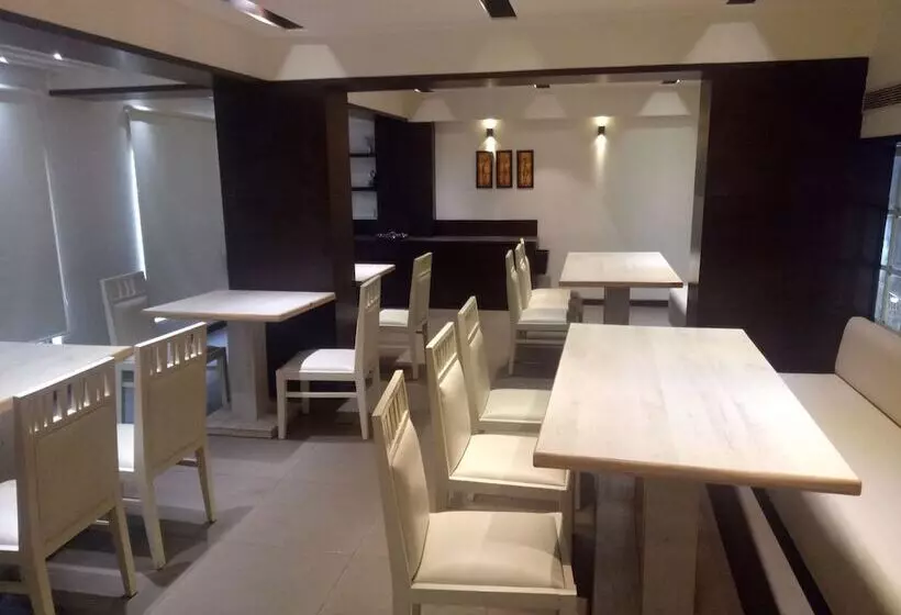Hotelli Apex International