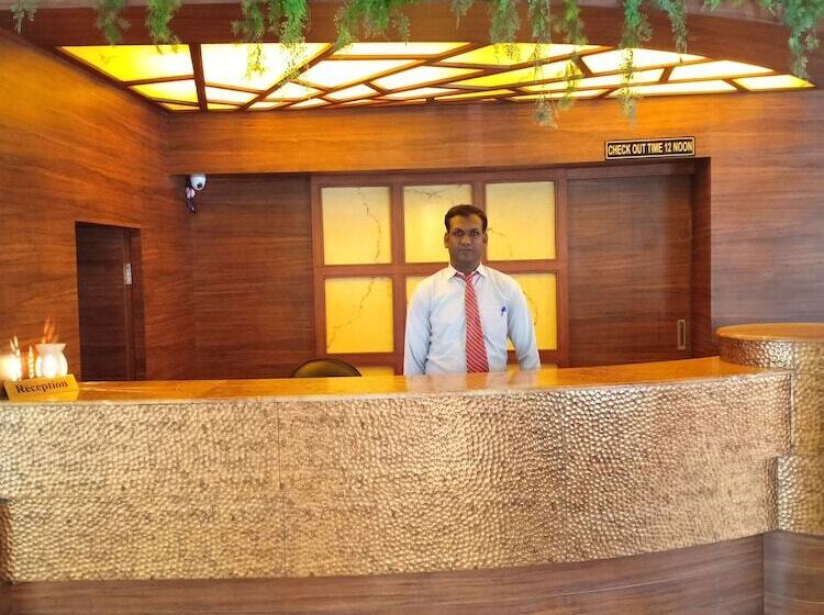 Hotelli Apex International