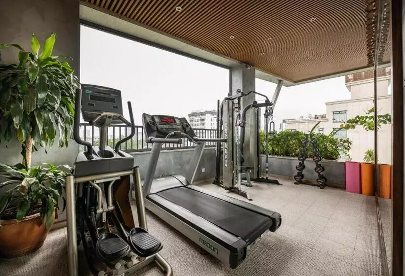 هتل Au Lac Legend