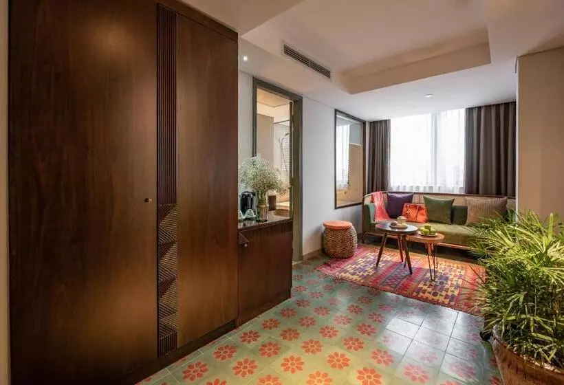 هتل Au Lac Legend