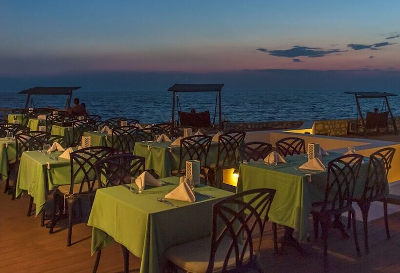 Le Bleu Hotel & Resort Kusadasi