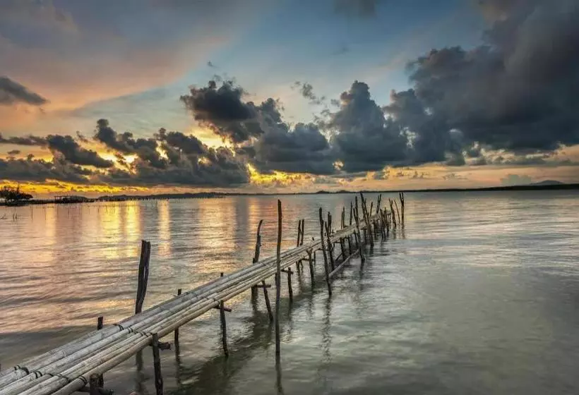 호텔 Thavisouk Riverside