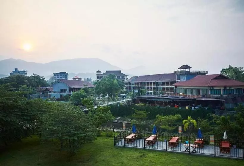 호텔 Thavisouk Riverside