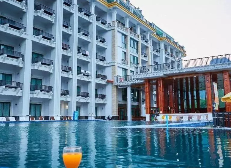 호텔 Thavisouk Riverside