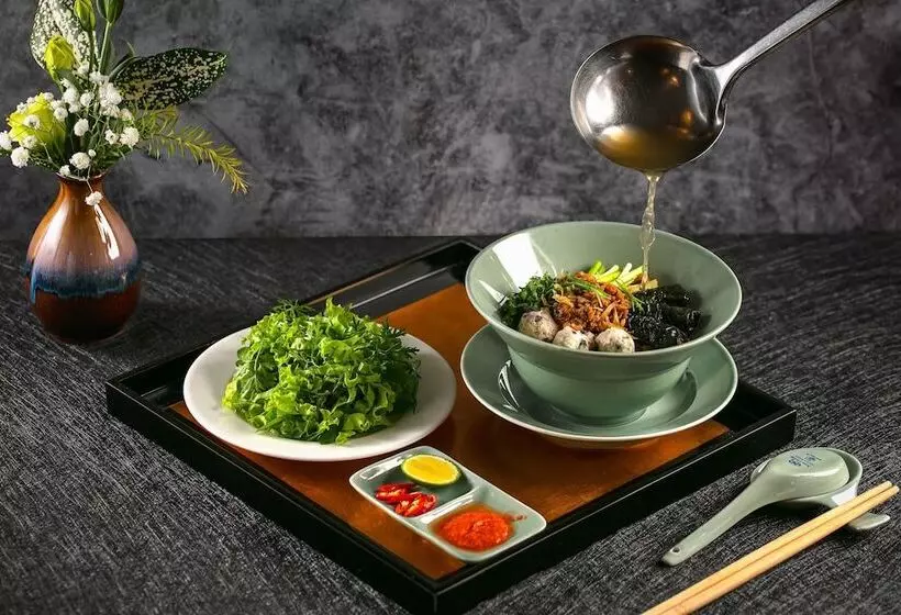 The Tray Hotel Hai Phong