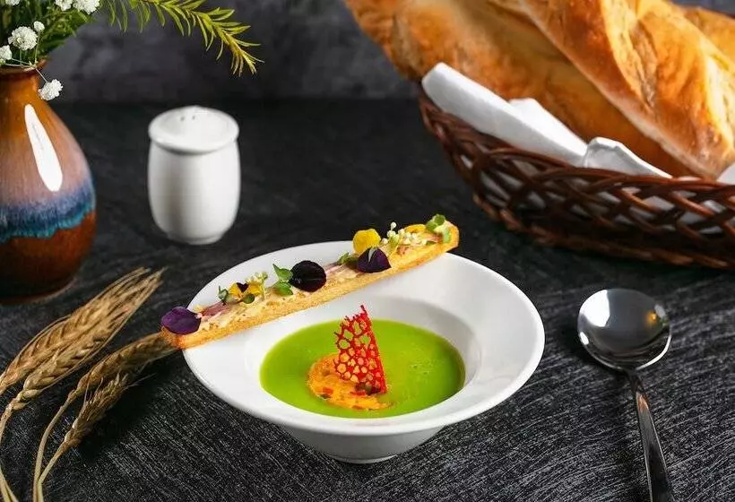 The Tray Hotel Hai Phong