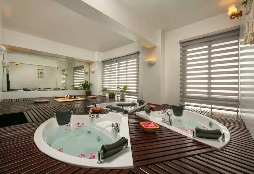 The Tray Hotel Hai Phong