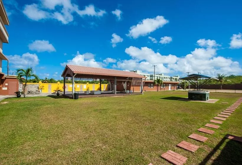 هتل Wyndham Garden Guam