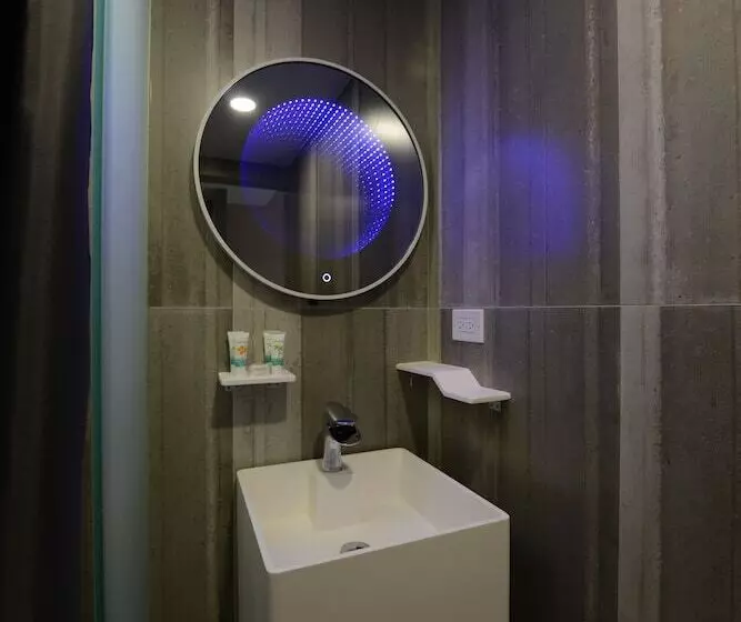 هتل Wyndham Garden Guam